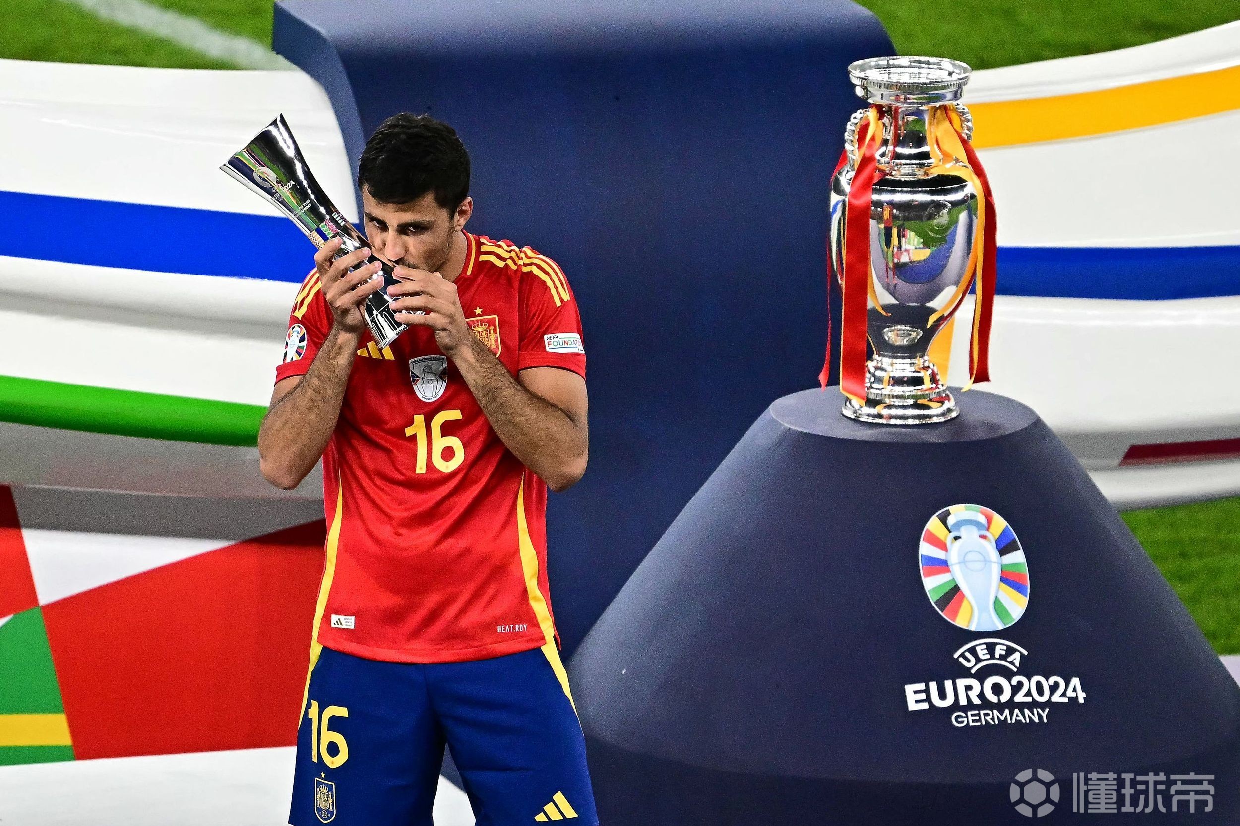 欧洲杯预选赛中的实力碰撞令人叹为观止的简单介绍