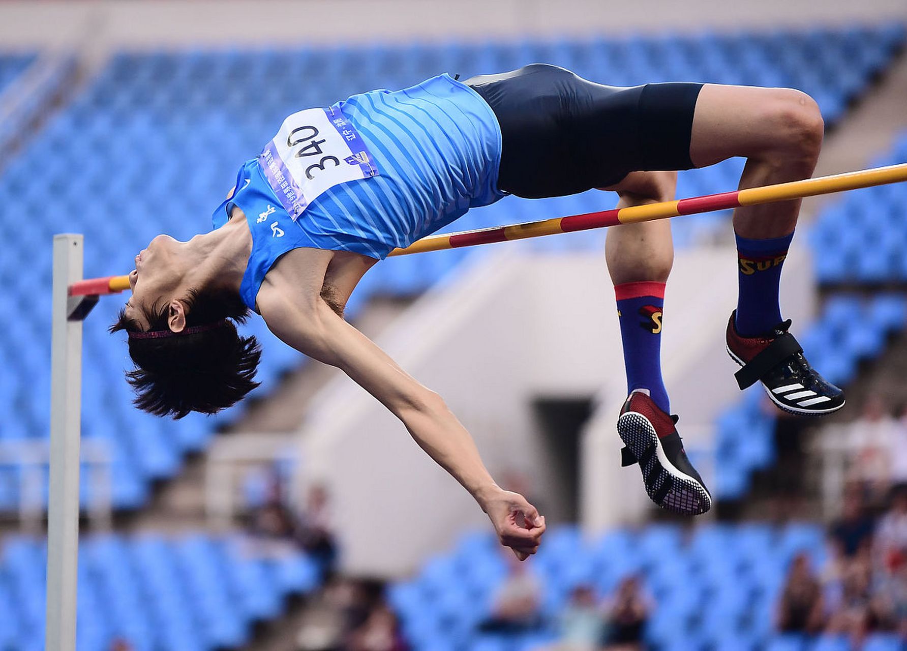 关于丹麦田径选手在跳高比赛中登顶的信息