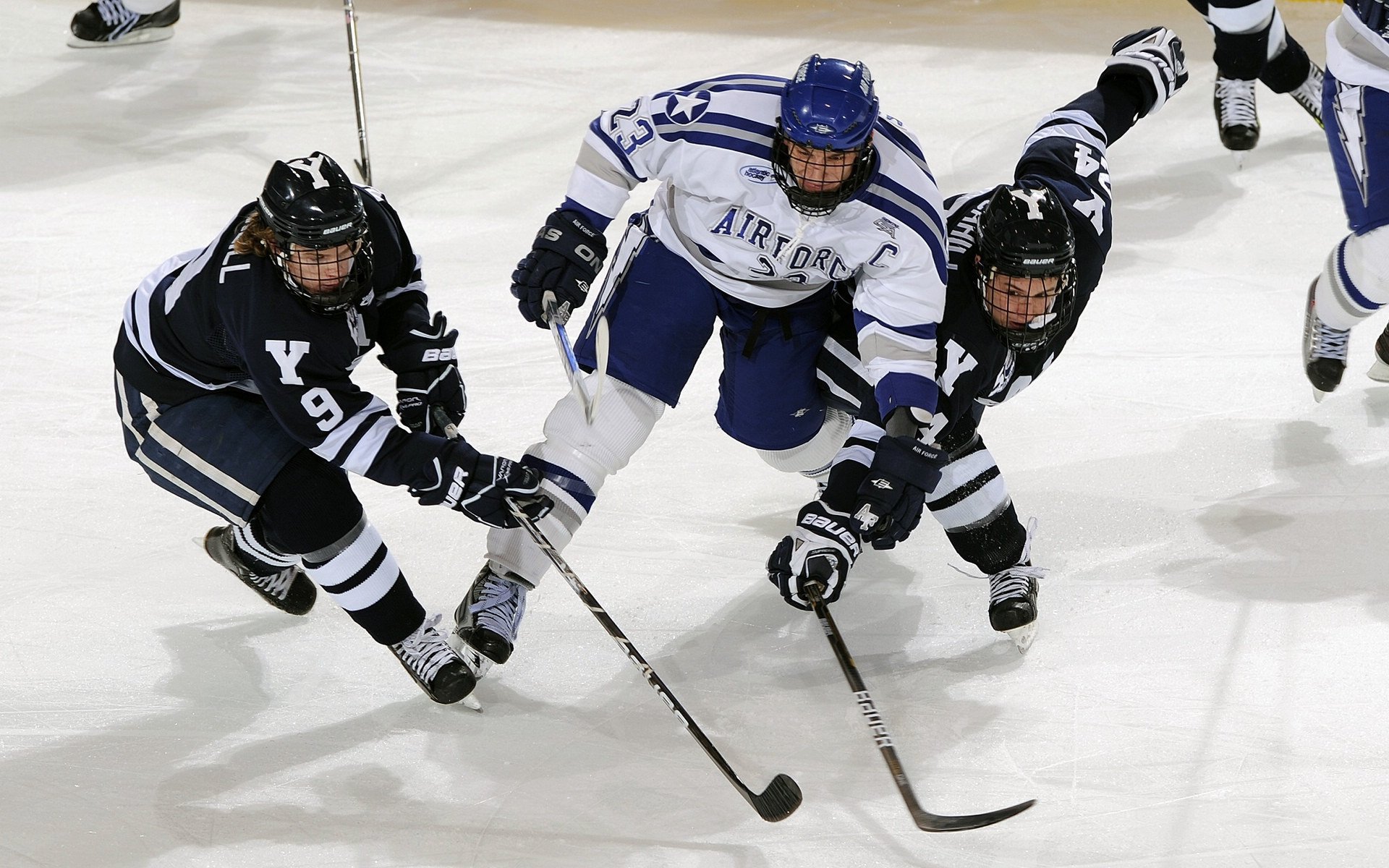 利拉德主宰比赛走向,魔术强压深圳队,双线战场上的统治力诠释